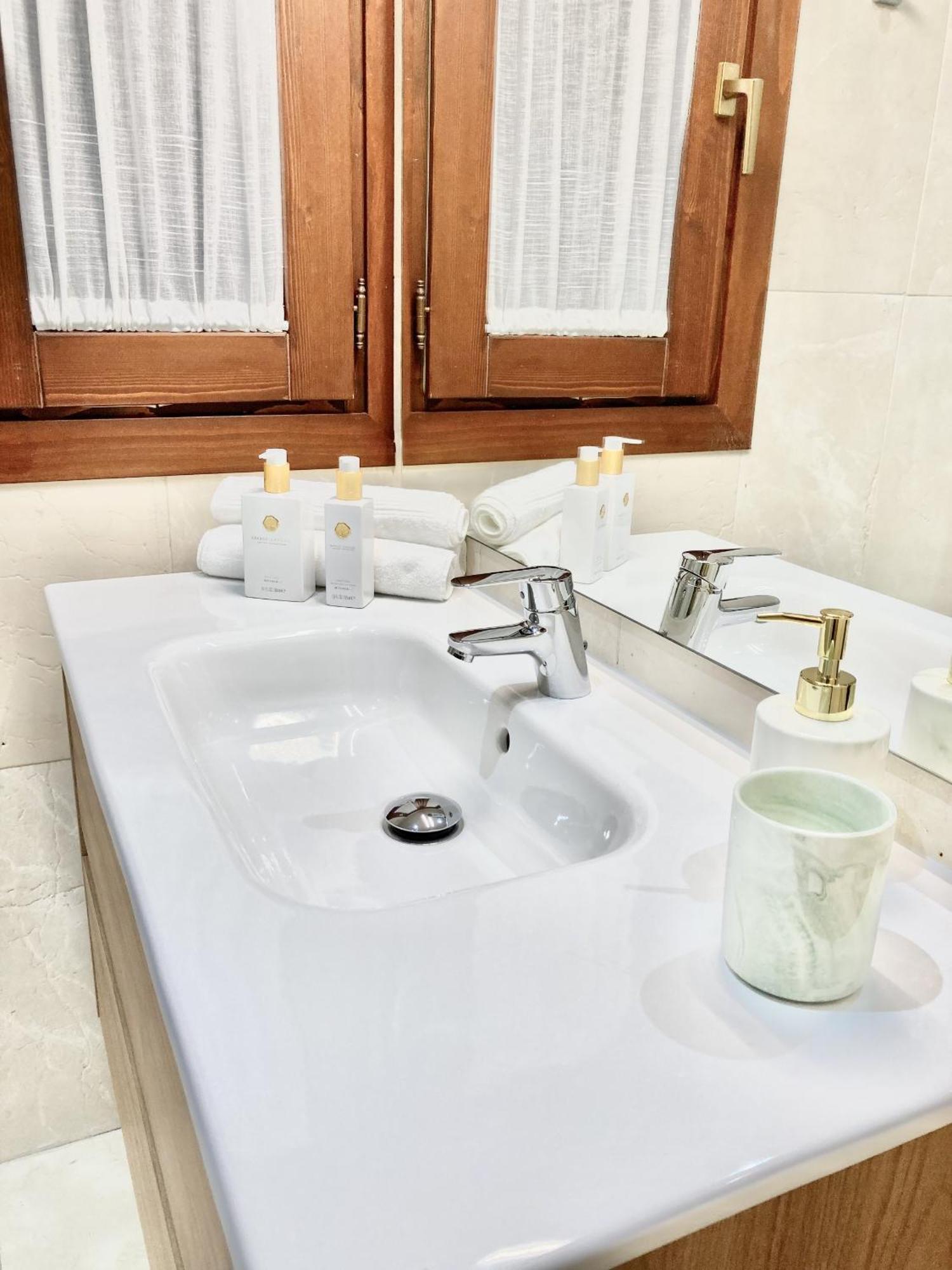 Apartamentos Nuria 19 Granada Ngoại thất bức ảnh